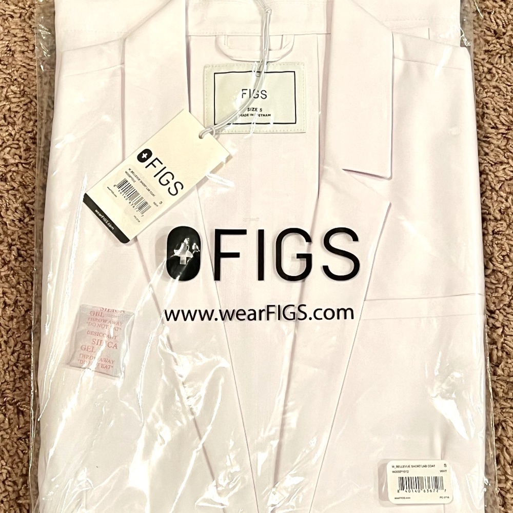 Women's Bellevue Short Lab Coat *Brand New - Never Been Worn*